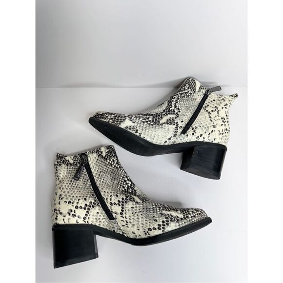 Blondo Ankle Booties Size 6 Snakeskin Embossed Leather Waterproof Block Heel NEW - Picture 5 of 9